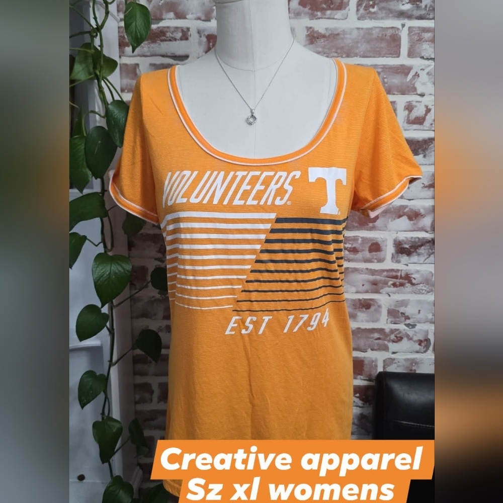 Creative apparel womens graphic tshirt sz xl